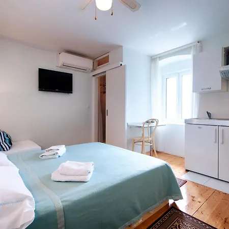 Bucol Seaview Gasthuis 3*