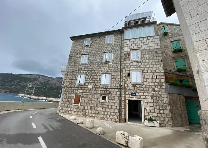 Bucol Seaview בית הארחה 3*